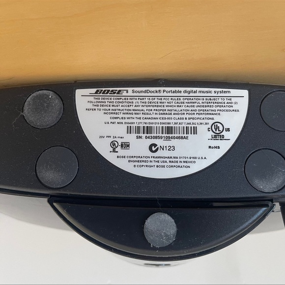 BOSE• SoundDock® Portable digital music system - Picture 5 of 5